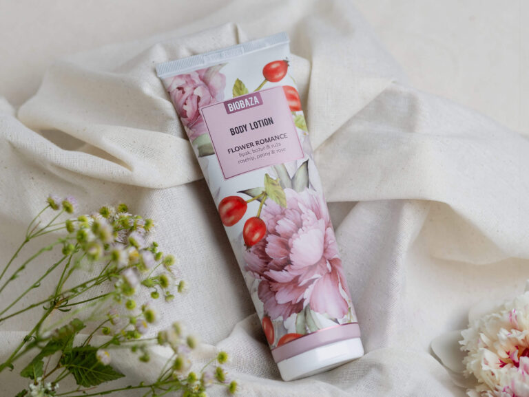 Лосион за тяло Flower Romance с роза, божур и шипка BIOBAZA - Image 2